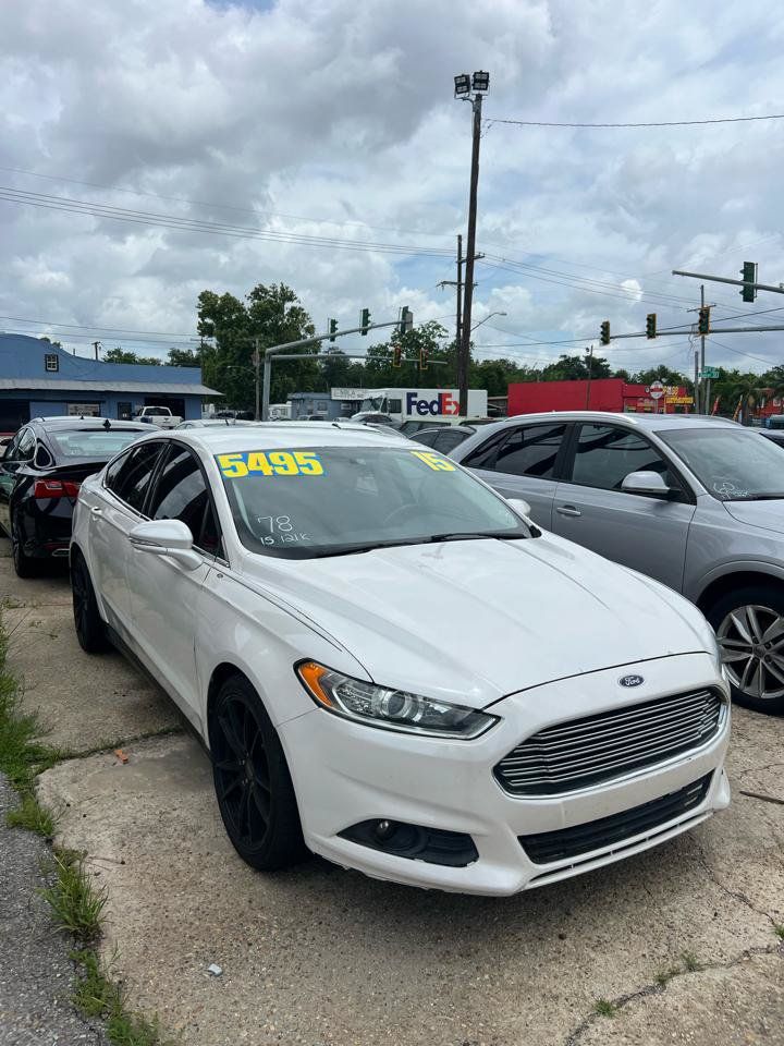 Used 2015 Ford Fusion SE w/ Equipment Group 202A FWD image 3