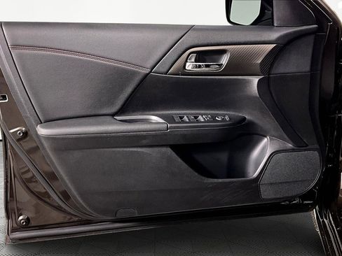 Used 2017 Honda Accord Sport Special Edition image 21