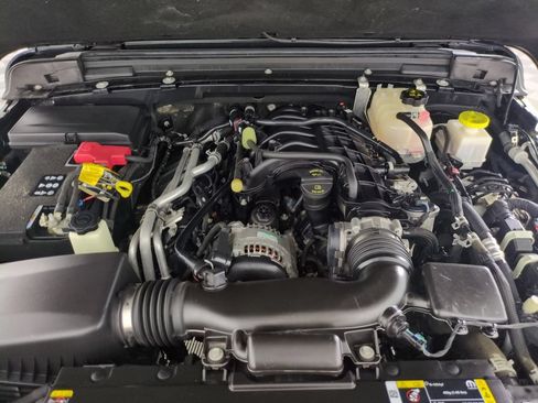 Used 2022 Jeep Gladiator Sport AWD/4WD image 23