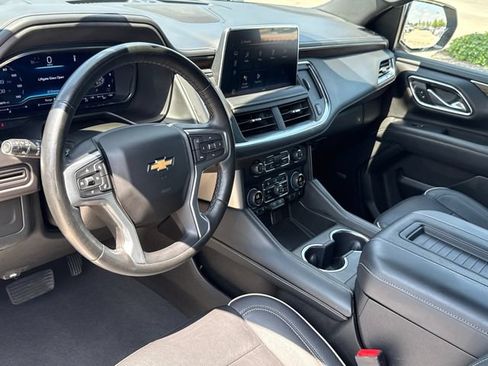 Used 2023 Chevrolet Suburban Premier RWD image 9