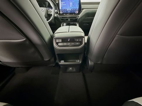New 2026 Lexus TX 500h AWD image 18