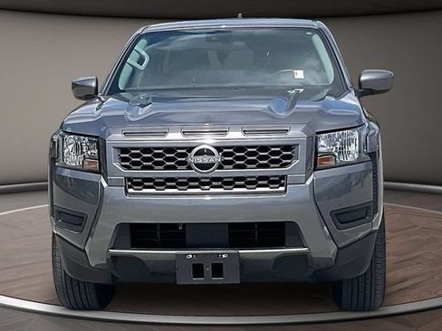 Used 2025 Nissan Frontier SV RWD image 3
