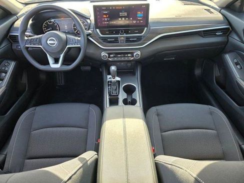 Used 2025 Nissan Altima 2.5 SV w/ SV Special Edition Package FWD image 12