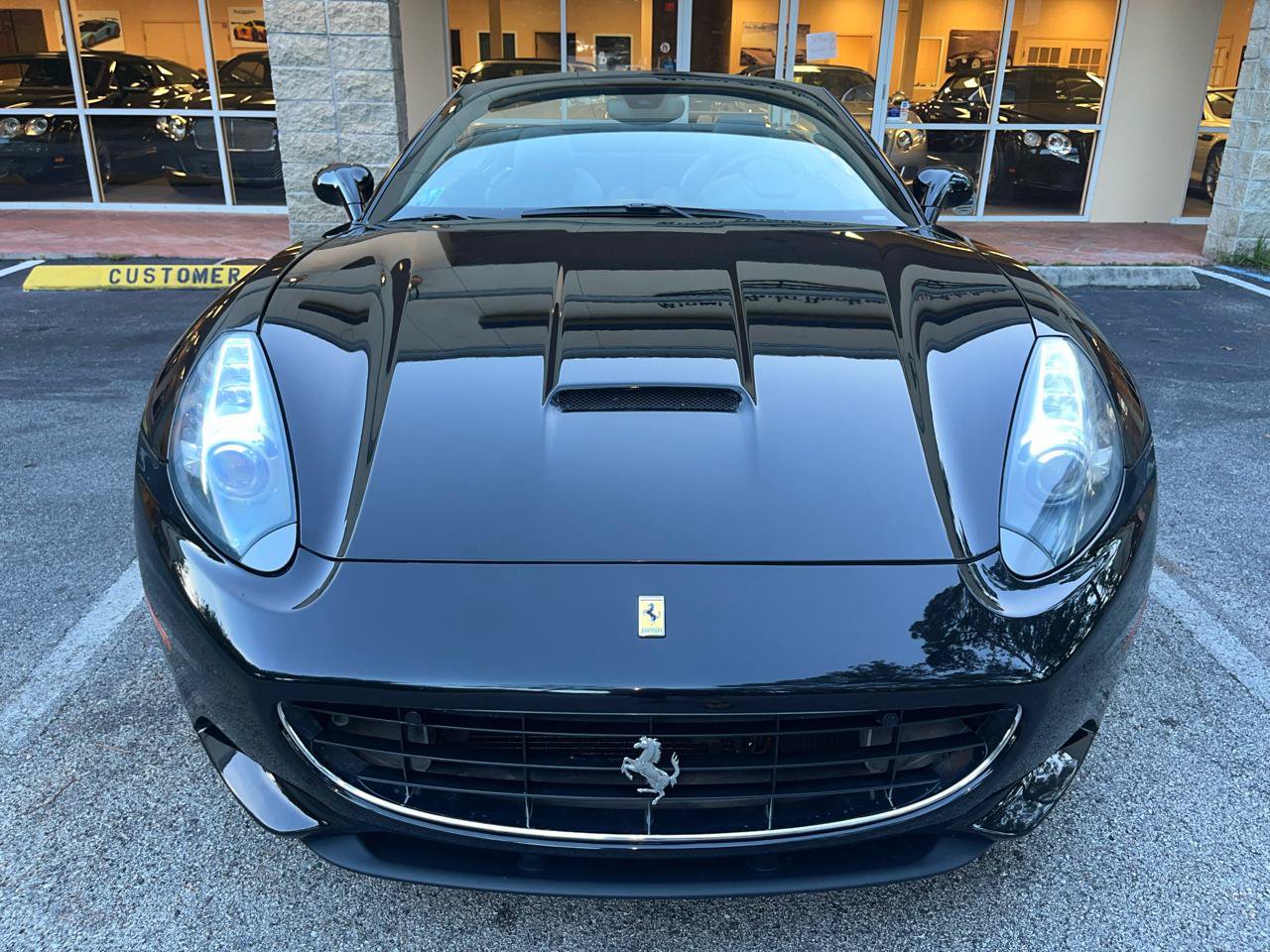 Used 2010 Ferrari California RWD image 13