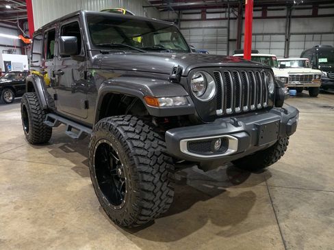 Used 2019 Jeep Wrangler Unlimited Sahara w/ Uconnect 4C Nav & Sound Group AWD/4WD image 30