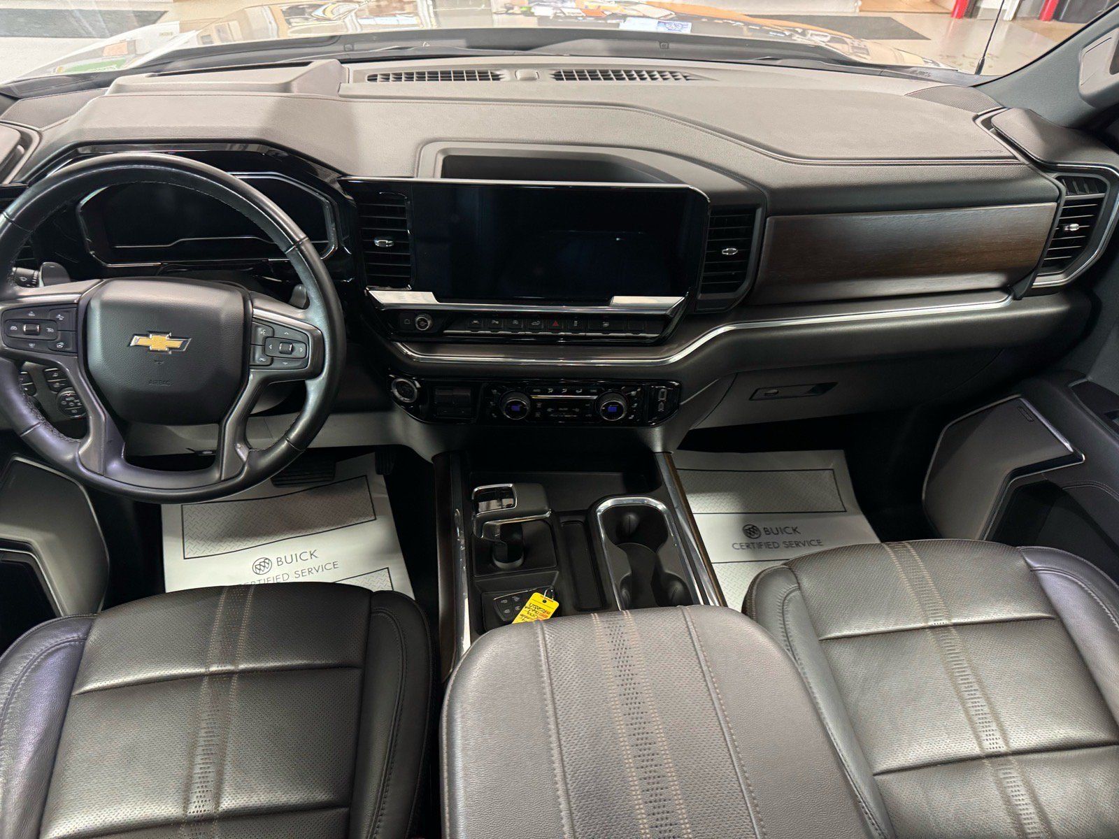 Used 2024 Chevrolet Silverado 1500 High Country w/ High Country Premium Package AWD/4WD image 13