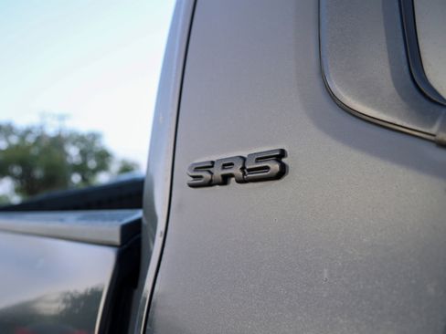 Used 2025 Toyota Tacoma SR5 AWD/4WD image 12
