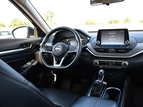 Used 2024 Nissan Altima 2.5 SR AWD/4WD image 23