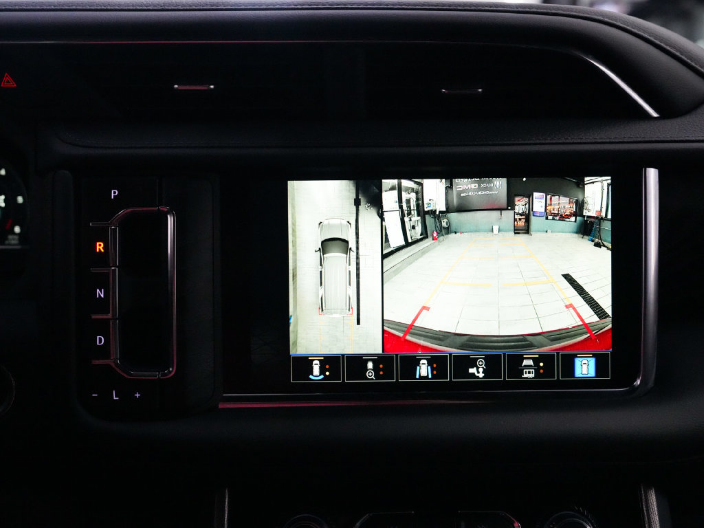 Used 2023 GMC Yukon Denali AWD/4WD image 18