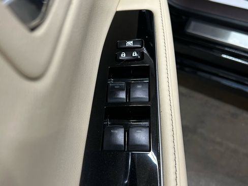 Used 2017 Lexus ES 300h image 29