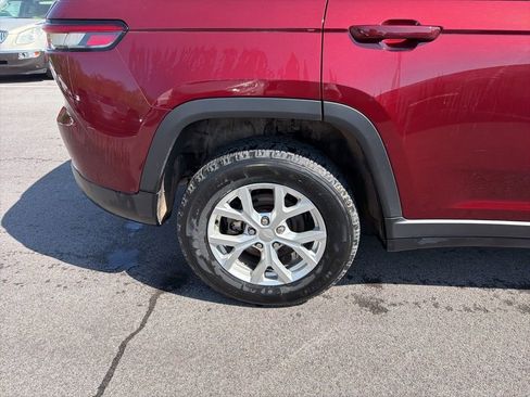 Used 2023 Jeep Grand Cherokee Limited AWD/4WD image 13