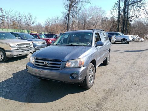 Used 2004 Toyota Highlander 4WD V6 image 2