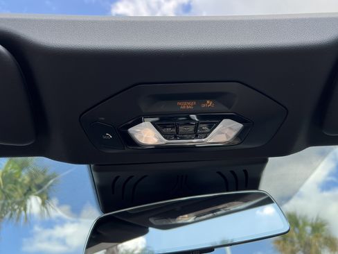Used 2024 BMW M440i Convertible RWD image 40