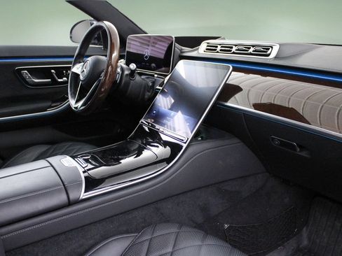 Used 2024 Mercedes-Benz S 580 4MATIC Sedan image 22