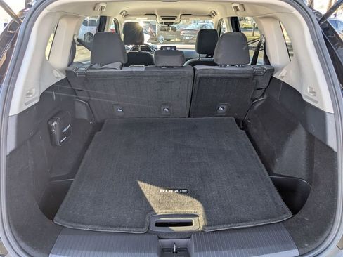 Used 2023 Nissan Rogue SV image 6