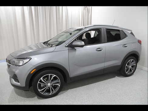 Used 2023 Buick Encore GX Select FWD image 3