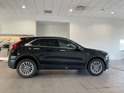 Used 2024 Cadillac XT4 Premium Luxury w/ Technology Package FWD image 7