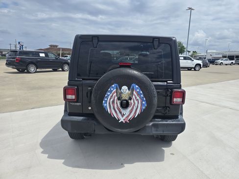 Used 2020 Jeep Wrangler Sport image 4