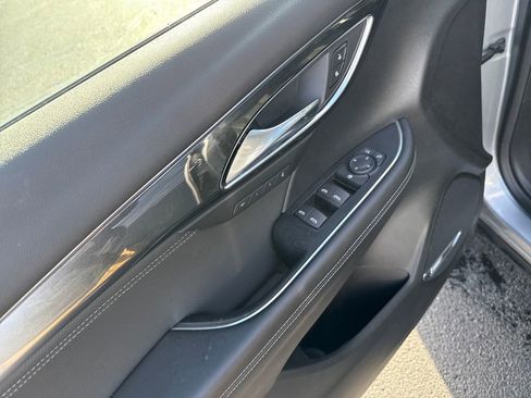 Used 2025 Buick Envision Preferred image 14