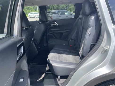 Used 2024 Mitsubishi Outlander SE FWD image 10