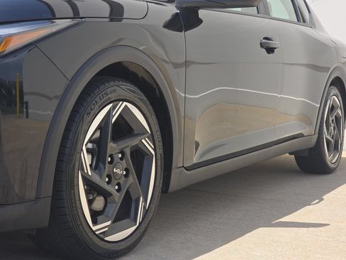 Used 2025 Kia K4 EX FWD image 39