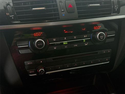 Used 2017 BMW X3 sDrive28i image 10