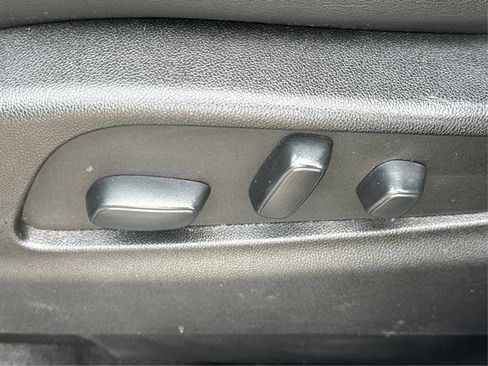 Used 2020 Cadillac XT4 Premium Luxury image 33