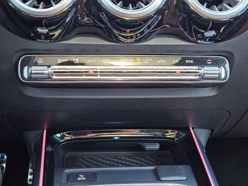 Certified 2024 Mercedes-Benz GLB 250 image 20