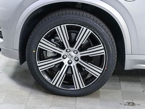 Certified 2025 Volvo XC90 T8 Core w/ Protection Package AWD/4WD image 39