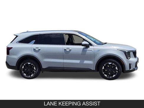 Used 2024 Kia Sorento S w/ Panoramic Sunroof Package FWD image 6
