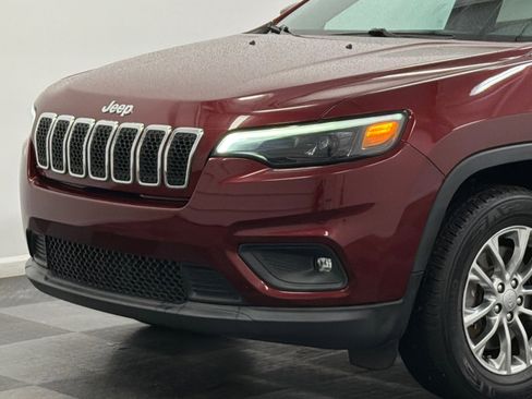 Used 2019 Jeep Cherokee Latitude Plus w/ Comfort/Convenience Group image 2