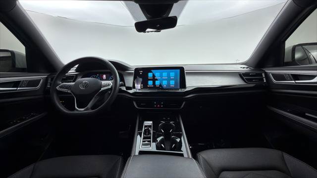Used 2024 Volkswagen Atlas Cross Sport SE FWD image 26