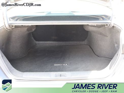 Used 2024 Nissan Sentra SV FWD image 14