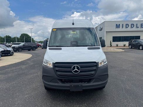 Used 2025 Mercedes-Benz Sprinter 2500 image 6