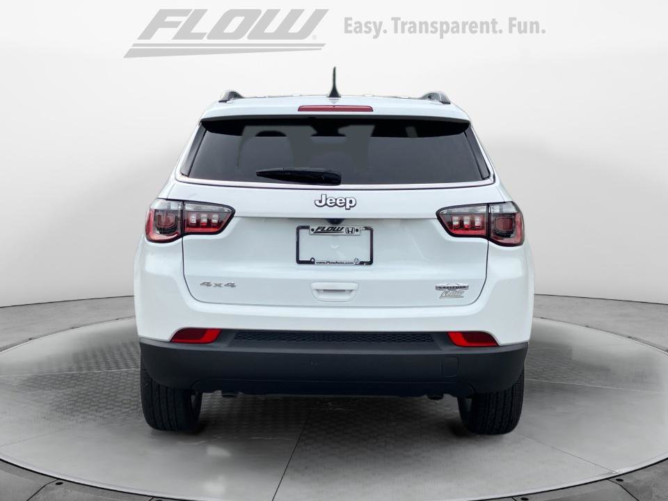 Used 2025 Jeep Compass Latitude AWD/4WD image 8