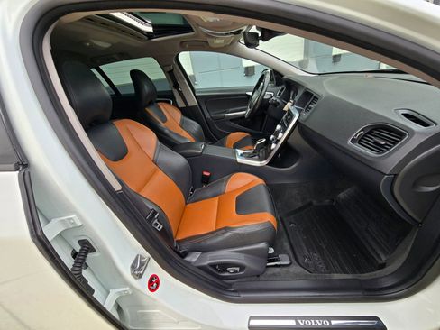 Used 2016 Volvo V60 T5 Cross Country w/ Convenience Package image 20