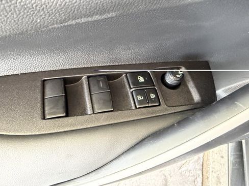 Used 2025 Toyota Corolla SE FWD image 15