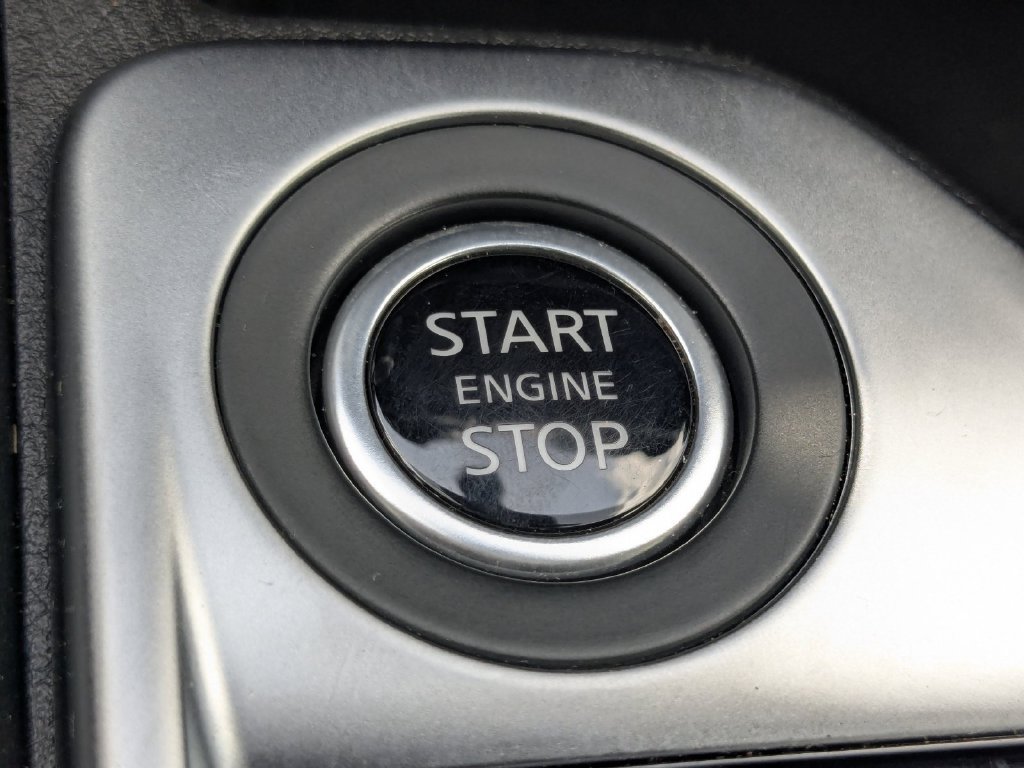 Used 2025 Nissan Sentra SR w/ SR Premium Package FWD image 32