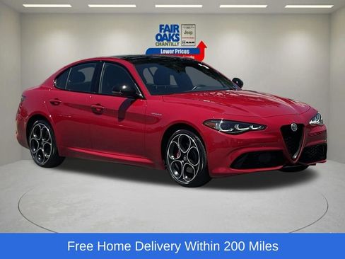 Used 2024 Alfa Romeo Giulia Veloce AWD/4WD image 1