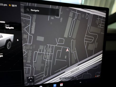 Used 2025 Tesla Cybertruck AWD Crew Cab image 26