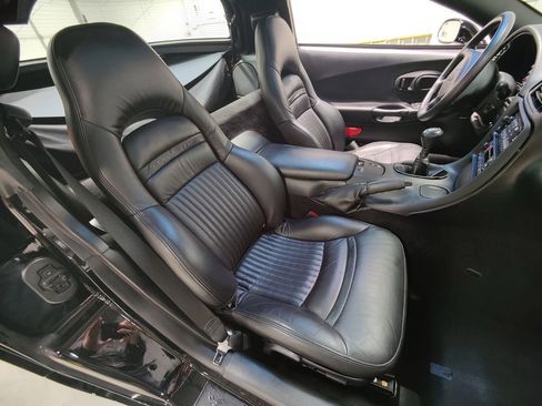 Used 2004 Chevrolet Corvette Coupe w/ Preferred Equipment Group image 15