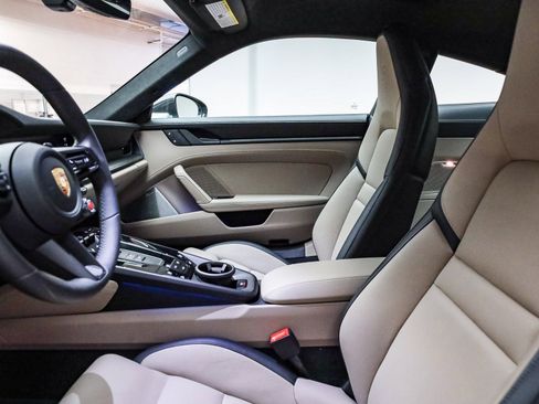 Used 2025 Porsche 911 Carrera 4 GTS image 21