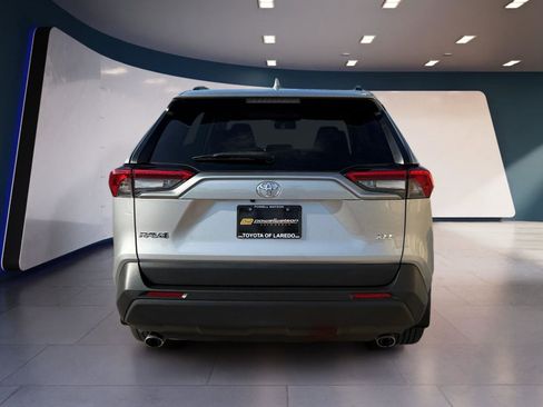 Used 2022 Toyota RAV4 XLE image 4