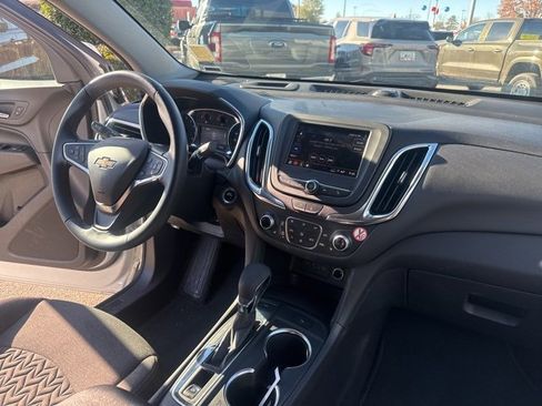 Used 2024 Chevrolet Equinox LT image 12