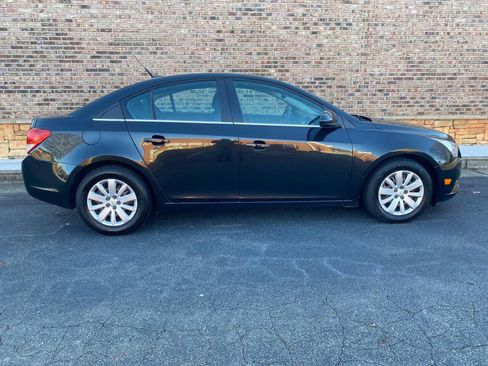 Used 2011 Chevrolet Cruze LT image 3