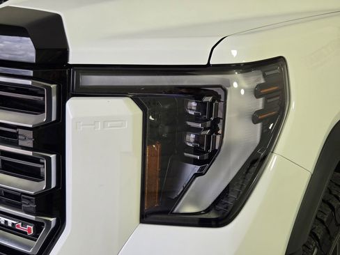 Used 2026 GMC Sierra 2500 AT4 w/ AT4 Premium Plus Package AWD/4WD image 10