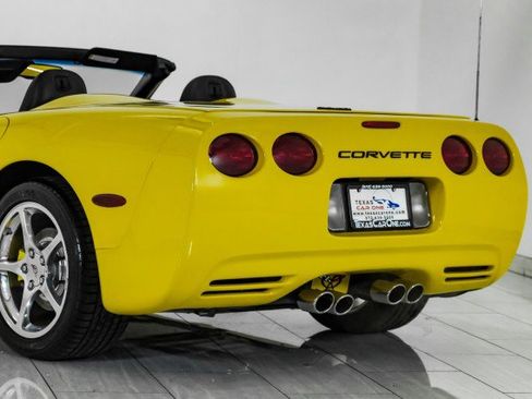 Used 2000 Chevrolet Corvette Convertible w/ Memory Pkg image 57