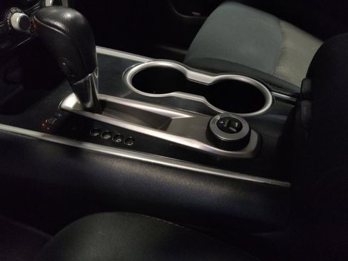 Used 2017 Nissan Pathfinder SV AWD/4WD image 26