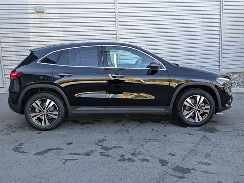 New 2025 Mercedes-Benz GLA 250 4MATIC image 2