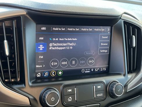 Used 2023 GMC Terrain AT4 image 18